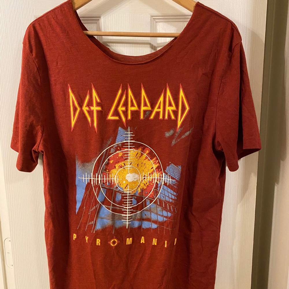 Def Leppard graphic tee